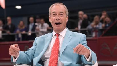 Bild: Stefan Rousseau/PA Wire/dpa
Farage hat selbst auch schon Geld erhalten. (Archivbild)