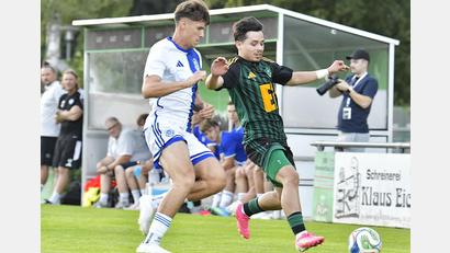 Bild: Hubert Ziegler
Der Treffer von Tanyel Deliboyraz (rechts/Szene aus einem früheren Spiel) reichte der DJK Ammerthal beim Würzburger FV nicht, Sie verlor mit 1:2.