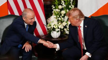 Bild: Julia Demaree Nikhinson/AP/dpa
Trump äußerte sich während eines Treffens mit Micheál Martin zur Frage nach einer Wiedervereinigung.