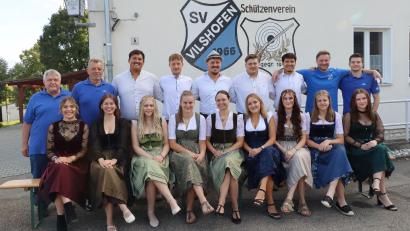 Bild: Michael Rabenhofer
Die Vilshofener Kirwapaare, der Sportverein und die Schützen freuen sich auf die Kirwa.