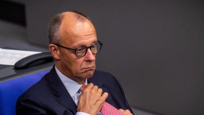 Bild: Michael Kappeler/dpa
Kanzler Friedrich Merz (CDU) und seine Partei sind in einer heiklen Lage. (Archivbild)