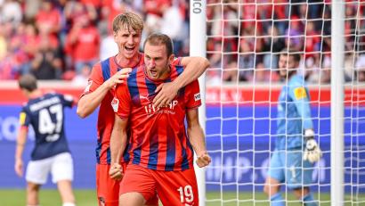 Bild: Harry Langer/dpa
Jonas Föhrenbach erzielt für den 1. FC Heidenheim spät den Siegtreffer.