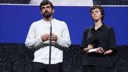 Bild: Scott A Garfitt/Invision/AP/dpa
Yuval Abraham (l) und Rachel Szor bei den Filmfestspielen in Venedig.