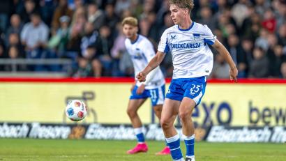 Bild: David Inderlied/dpa
Kennet Eichhorn - hier noch im Trikot von Hertha BSC - ist bester Nachwuchskicker des Jahrgangs 2009 in Deutschland. (Archivbild)