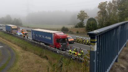 Bild: Roland Wellenhoefer
Ein schwerer Unfall sorgt am Dienstagvormittag für erhebliche Behinderungen auf der A93 in Richtung Hof.