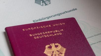 Bild: Fernando Gutierrez-Juarez/dpa
In Deutschland gibt es die Anspruchseinbürgerung und die Ermessenseinbürgerung. (Symbolbild)