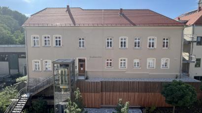 Bild: Foto: Katharina Fischer
Das neue Stadtarchiv in Schwandorf ist eröffnet worden.