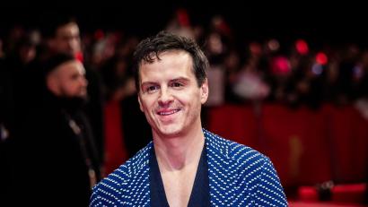 Bild: Christoph Soeder/dpa
Andrew Scott spielt den Wetterfachmann James Stagg. (Archivbild)