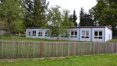 Bild: Peter Garreiss
Das gemeindliche Einvernehmen wurde auch zum Neubau eines modularen Ausweichquartiers für die Dauer der Um- und Anbaumaßnahme des Kindergartens St. Anna Moosbach erteilt.