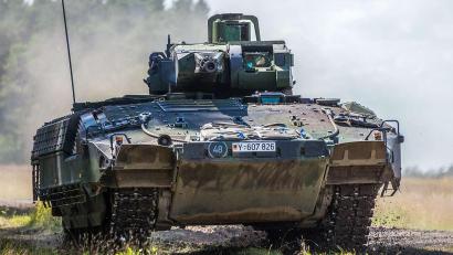 Symbolbild: Bundeswehr/Maximilian Schulz
Mit dem Schützenpanzer Puma werden auch die Oberviechtacher Soldaten 2027 nach Litauen verlegen. Die Umstände sorgen für Verunsicherung in der Truppe.
