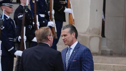 Bild: Kay Nietfeld/dpa
Pistorius trifft Hegseth im Pentagon