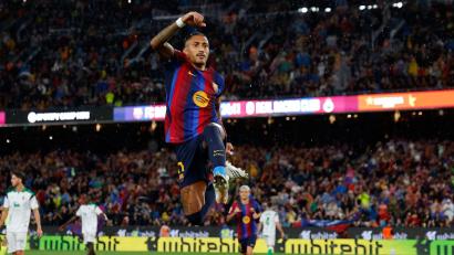 Bild: Joan Monfort/AP/dpa
Raphinha schoss drei Tore.