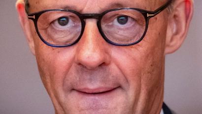 Bild: Michael Kappeler/dpa
Der Kanzler kann erstmal aufatmen - aber die Lage kann sich auch wieder ändern.