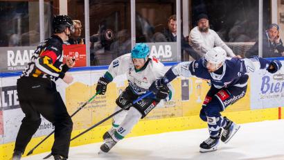 Bild: Werner Moller
Luca Gläser (rechts) fehlt den Blue Devils Weiden im ersten Saisonspiel gegen den Aufsteiger ECDC Memmingen.