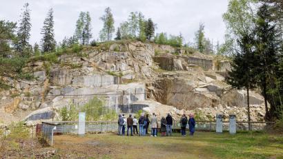 Archivbild: KZ-Gedenkstätte Flossenbürg/Thomas Dashuber
Das Steinbruchareal am Wurmstein in Flossenbürg soll in die KZ-Gedenkstätte integriert werden. Dazu läuft aktuell ein Ideenwettbewerb. Auf dem Areal befinden sich Maschinen, die bereits unter dem NS-Regime im Einsatz waren.
