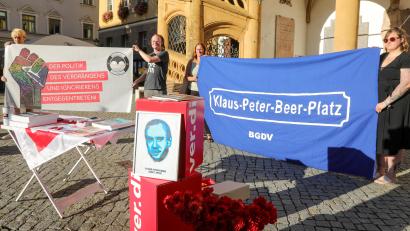 Archivbild: Wolfgang Steinbacher
Jährlich findet am Todestag von Klaus-Peter Beer eine Mahnwache in Amberg statt.