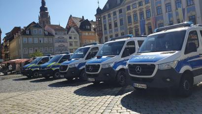 Symbolbild: Pia Bayer/dpa
Die Polizei fasste den Verdächtigen Stunden nach der Tat in Coburg.