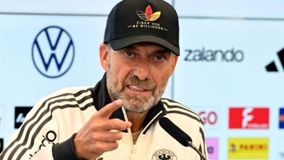Bild: Boris Roessler/dpa
Bundestrainer Jürgen Klopp erklärt, wie er den deutschen Fußball wieder erfolgreich machen will.