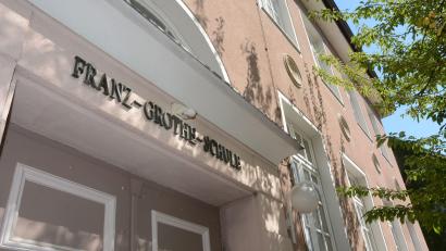 Archivbild: Gabi Schönberger
Die Weidener Franz-Grothe-Musikschule in der Asylstraße soll ab dem kommenden Jahr "Städtische Musikschule Weiden" heißen.
