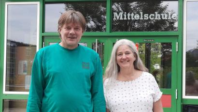 Bild: Brigitte Grüner, Mittelschule Auerbach
Die neue Schulleitung der Mittelschule Auerbach mit Rektorin Renate Schmidt (rechts) und ihrem Stellvertreter Armin Küst