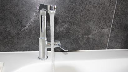 Bild: Konrad Rosner
Der Wasserpreis sinkt ab dem kommenden Januar leicht um vier Cent pro Kubikmeter in der Gemeinde Reuth.