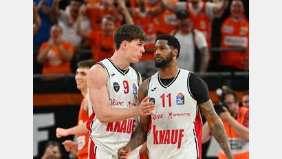 Bild: Jan-Philipp Strobel/dpa
Wechselt von Würzburg nach Jena: Christian Skladanowski (links). (Archivbild)