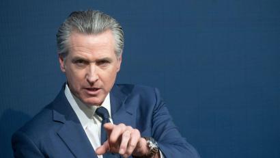 Bild: Marijan Murat/dpa
Kalifornien, wo führende KI-Labore zuhause sind, könnte unter Gouverneur Gavin Newsom eine wichtige Rolle bei der KI-Regulierung übernehmen. (Archivbild)