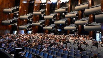 Bild: Roberto Pfeil/dpa
Die Sanierung von Oper und Schauspielhaus in Köln wird an diesem Wochenende mit einem großen Fest gefeiert.