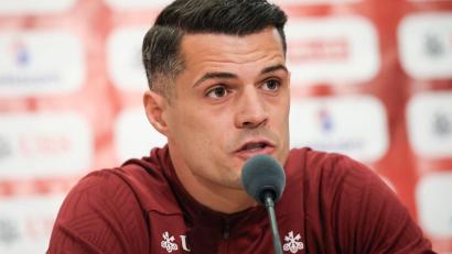Bild: Christian Charisius/dpa
Granit Xhaka muss sich unangenehmen Fragen stellen. (Archivbild)