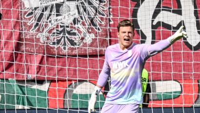 Bild: Harry Langer/dpa
Erst nach Bremen, dann zur Nationalmannschaft: Augsburg-Keeper Finn Dahmen. (Archivbild)