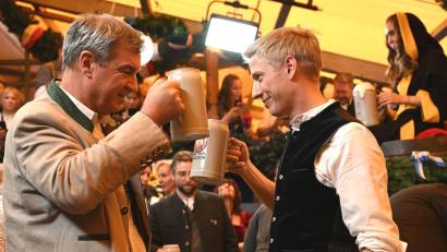 Bild: Sven Hoppe/dpa
Auf eine friedliche Wiesn!