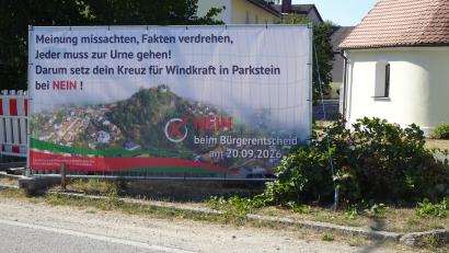 Bild: ui
Parkstein hat entschieden: 812 der Wahlberechtigten stimmten beim Bürgerentscheid mit "Nein" – und somit für den weiteren Windkraft-Kurs der Marktgemeinde.