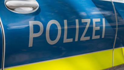 Bild: Daniel Vogl/dpa
Ein 27 Jahre alter Motorradfahrer ist bei einem Unfall im Landkreis Schwandorf gestorben. (Symbolbild)