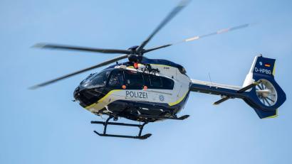 Bild: Stefan Puchner/dpa
Die Polizei suchte mit Rettungs- und Polizeihubschraubern sowie Drohnen. (Symbolbild)