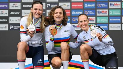 Bild: Graham Hughes/The Canadian Press/AP/dpa
Franziska Koch (r) gewann Bronze im Zeitfahren.