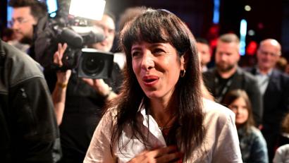 Bild: Sebastian Gollnow/dpa
Elif Eralp will große Wohnungskonzerne enteignen.