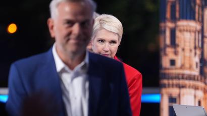 Bild: Marcus Brandt/dpa Pool/dpa
Die AfD mit Leif-Erik Holm landete bei der Landtagswahl vor der SPD um Ministerpräsidentin Manuela Schwesig.