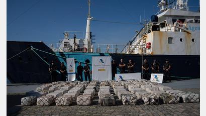 Bild: Adrián Irago/EUROPA PRESS/dpa
Der spanische Zoll hat auf einem polnischen Segelboot 2,1 Tonnen Kokain beschlagnahmt.