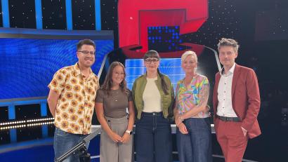Bild: Archiv Annika Mutzbauer
In der Sendung mussten sich Annika Mutzbauer und die anderen Kandidaten mit der Jägerin Annegret Schenkel messen.
