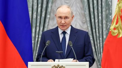 Bild: Alexander Kazakov/Pool Sputnik Kremlin/AP/dpa
Alle Parteien im künftigen Parlament unterstützen Putins Kriegskurs.