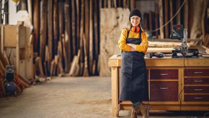 Bild: JenkoAtaman_AdobeStock_409339922
Technik und praktisches Arbeiten: Ausbildungsberufe im Handwerk sind selbstverständlich auch etwas für Mädchen.