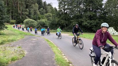 Bild: Werner Nickl
So manch lange Fahrrad-Schlange zog sich am Sonntag durch das Kemnather Land.