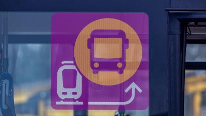 Bild: Armin Weigel/dpa
Die Korridorsanierung zwischen Obertraubling und Passau verläuft nach Plan. Teils gibt es deswegen Schienenersatzverkehr mit Bussen. (Archivbild)