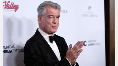 Bild: Chris Pizzello/Invision via AP/dpa
Sein Look in der Serie „Remington Steele“ und in den James-Bond-Filmen prägte Pierce Brosnans Karriere. (Archivbild)