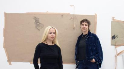 Bild: Jürgen Dehm | Oberpfälzer Künstlerhaus
Die Gastkünstlerinnen Anzhelika Palyvoda und Agnes Lammert im Internationalen Künstlerhaus Schwandorf.