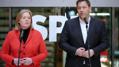 Bild: Kay Nietfeld/dpa
Die SPD-Vorsitzenden Bas und Klingbeil nehmen die Linke in die Pflicht.