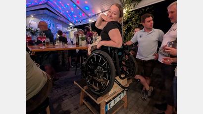 Bild: Michael Schmidbauer
Kirwa, Musik, gute Stimmung: Emma strahlt pure Lebensfreude aus. Warum auch nicht?
