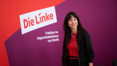 Bild: Sebastian Gollnow/dpa
Wird Elif Eralp ins Rote Rathaus in Berlin einziehen? Für die Linke gibt es noch einige Hürden (Archivbild).