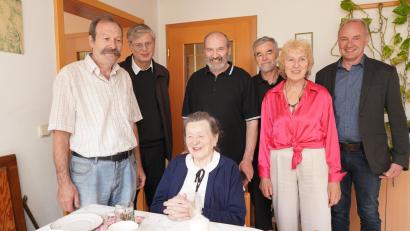 Bild: fvo
Mit ihrer Familie und Gästen hat die älteste Einwohnerin der Marktgemeinde Waldthurn, die "Lindnermühlnerin" Maria Beierl, ihren 103. Geburtstag gefeiert.