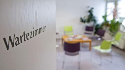 Bild: Daniel Karmann/dpa
Privatpatienten bekommen in aller Regel schneller Arzttermine als gesetzlich versicherte Patienten. (Symbolbild)
